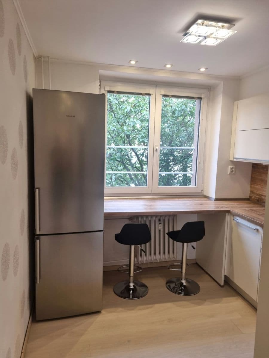 Prenájom bytu 1-izbový 34 m², Višňová, Praha, Praha Prenájom bytu 1-izbový 34 m², Višňová, Praha, Praha