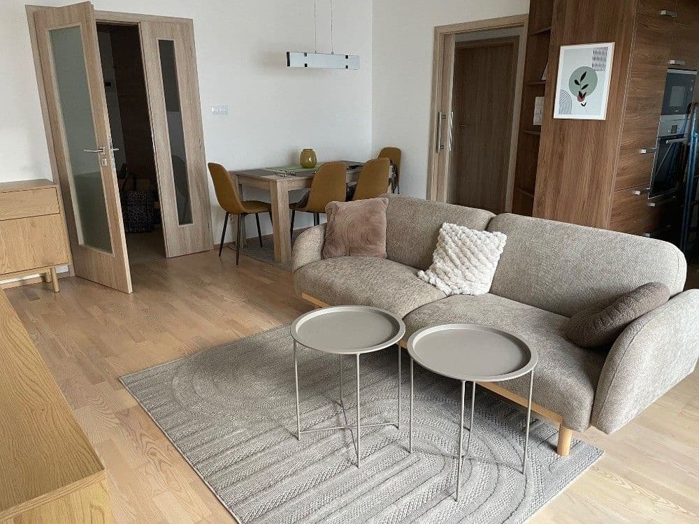 Prenájom bytu 3-izbový 67 m², Učňovská, Praha, Praha Prenájom bytu 3-izbový 67 m², Učňovská, Praha, Praha