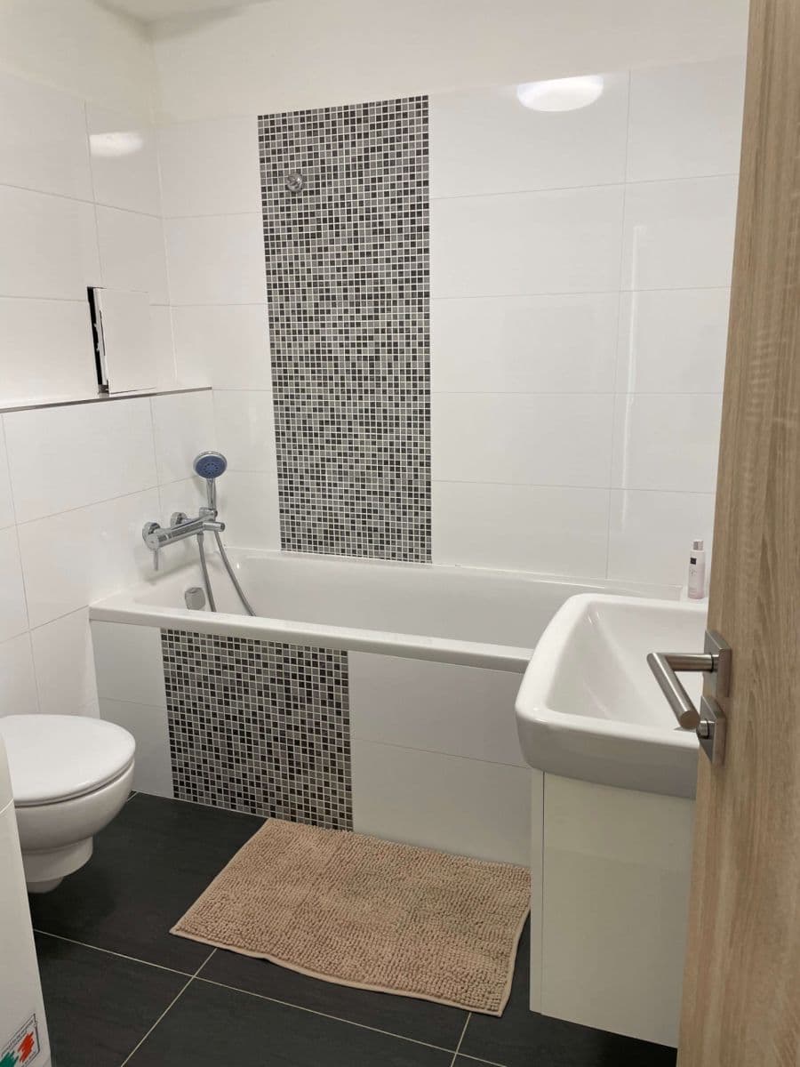 Prenájom bytu 3-izbový 67 m², Učňovská, Praha, Praha Prenájom bytu 3-izbový 67 m², Učňovská, Praha, Praha