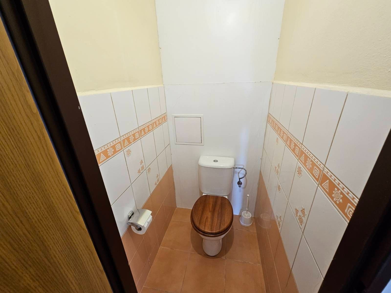 Prenájom bytu 3-izbový 77 m², Nechvílova, Praha, Praha Prenájom bytu 3-izbový 77 m², Nechvílova, Praha, Praha