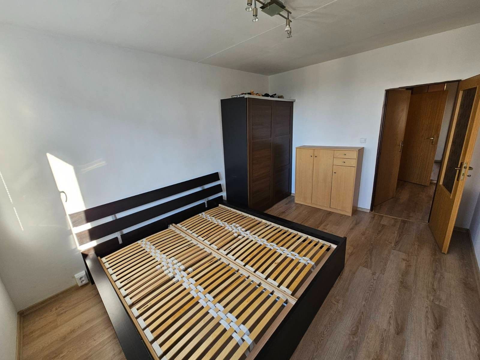 Prenájom bytu 3-izbový 77 m², Nechvílova, Praha, Praha Prenájom bytu 3-izbový 77 m², Nechvílova, Praha, Praha