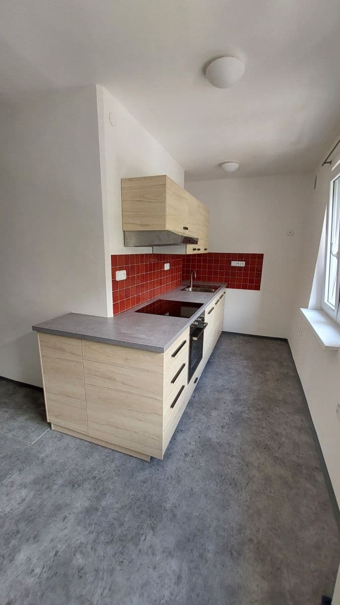 Prenájom bytu 4-izbový 78 m², Svojšovická, Praha, Praha Prenájom bytu 4-izbový 78 m², Svojšovická, Praha, Praha