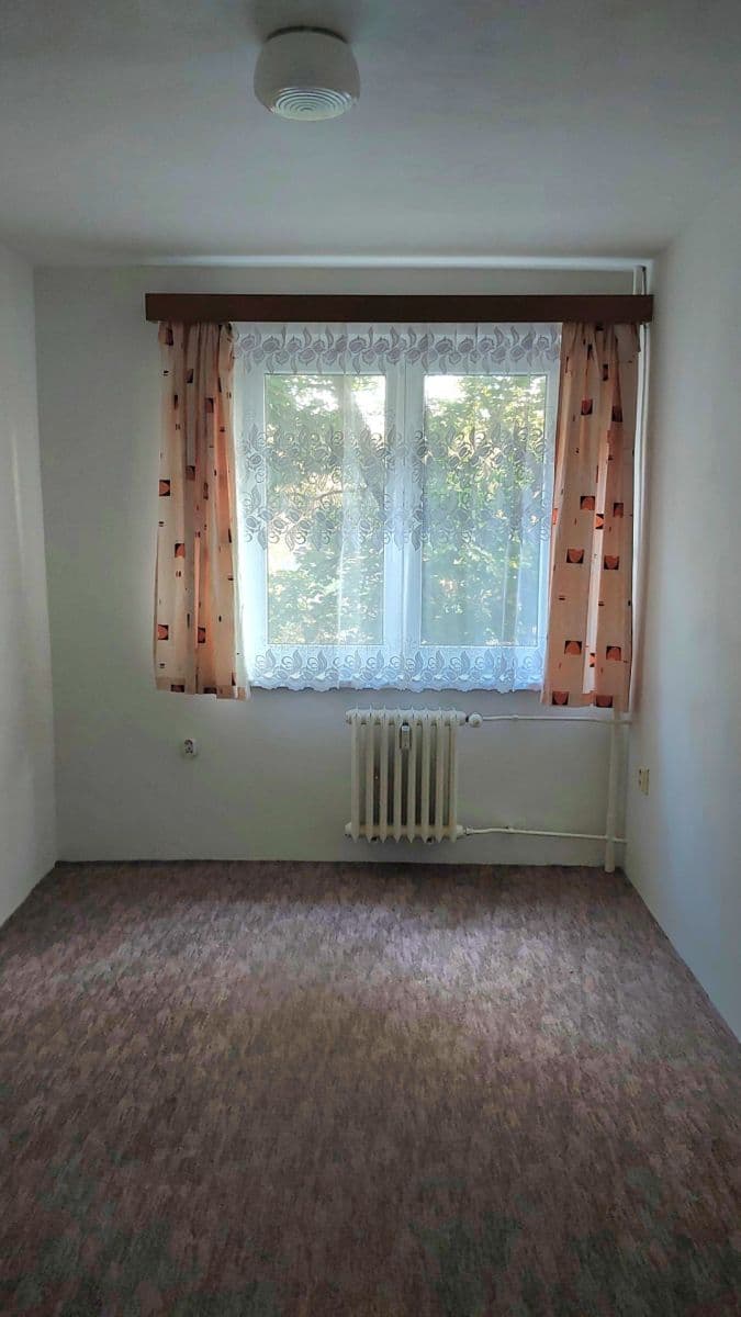 Prenájom bytu 4-izbový 78 m², Svojšovická, Praha, Praha Prenájom bytu 4-izbový 78 m², Svojšovická, Praha, Praha