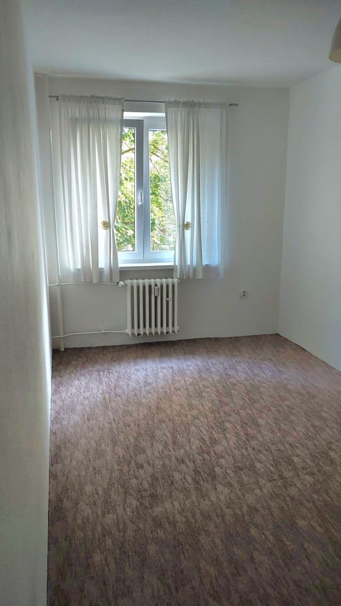Prenájom bytu 4-izbový 78 m², Svojšovická, Praha, Praha Prenájom bytu 4-izbový 78 m², Svojšovická, Praha, Praha