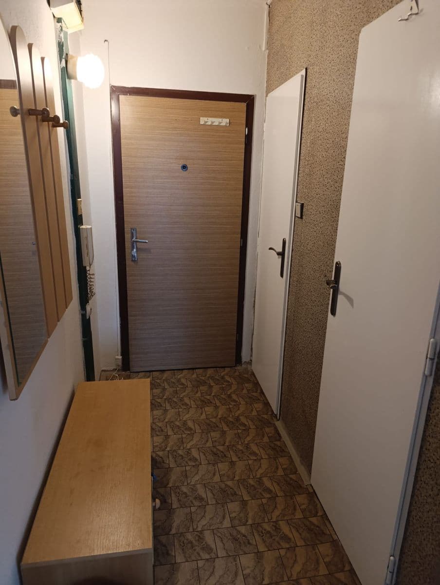 Predaj bytu 1-izbový 32 m², V Oblouku, Ústí nad Labem, Ústecký kraj Predaj bytu 1-izbový 32 m², V Oblouku, Ústí nad Labem, Ústecký kraj
