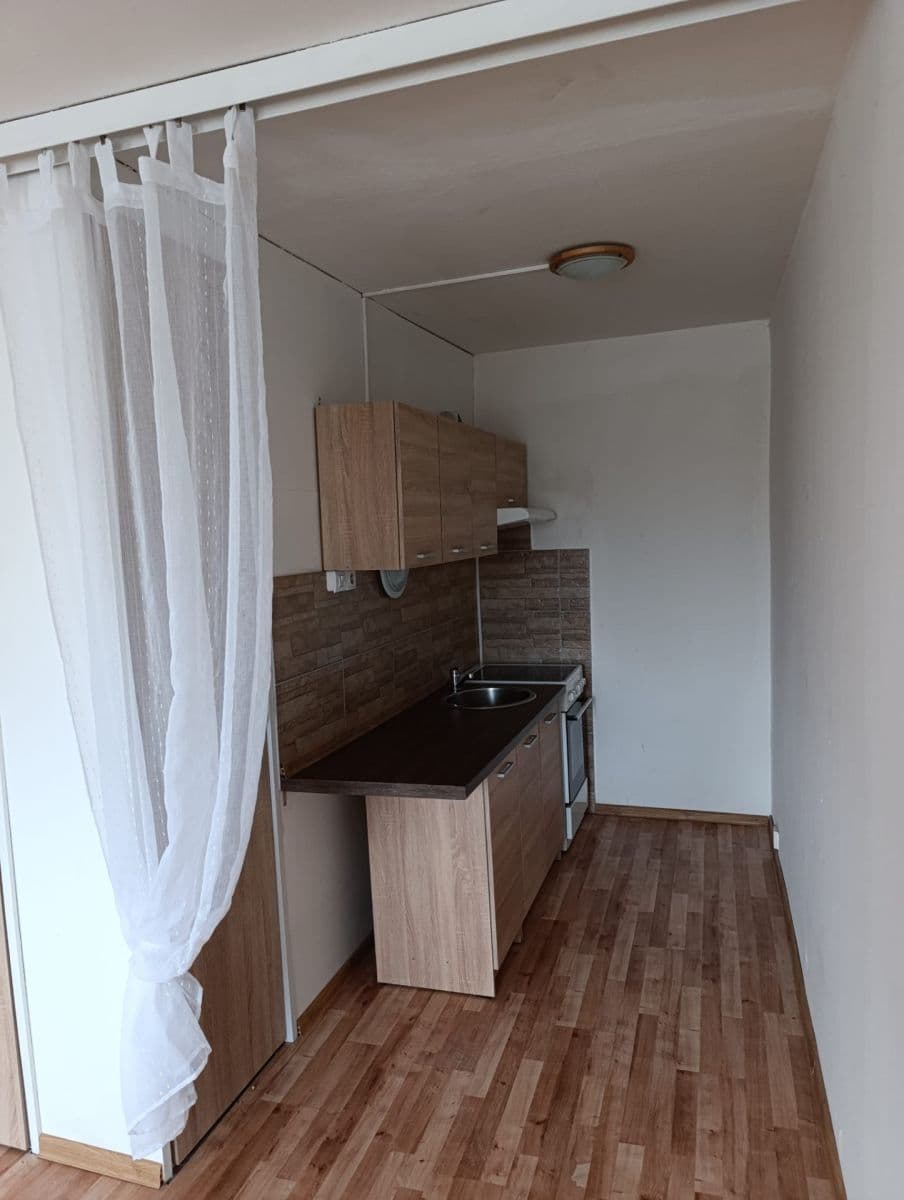 Predaj bytu 1-izbový 32 m², V Oblouku, Ústí nad Labem, Ústecký kraj Predaj bytu 1-izbový 32 m², V Oblouku, Ústí nad Labem, Ústecký kraj