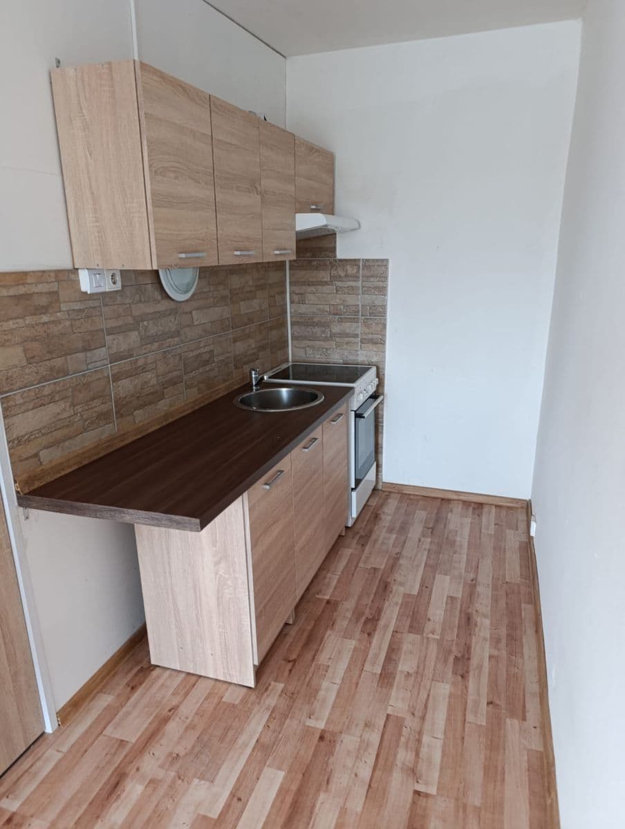 Predaj bytu 1-izbový 32 m², V Oblouku, Ústí nad Labem, Ústecký kraj Predaj bytu 1-izbový 32 m², V Oblouku, Ústí nad Labem, Ústecký kraj