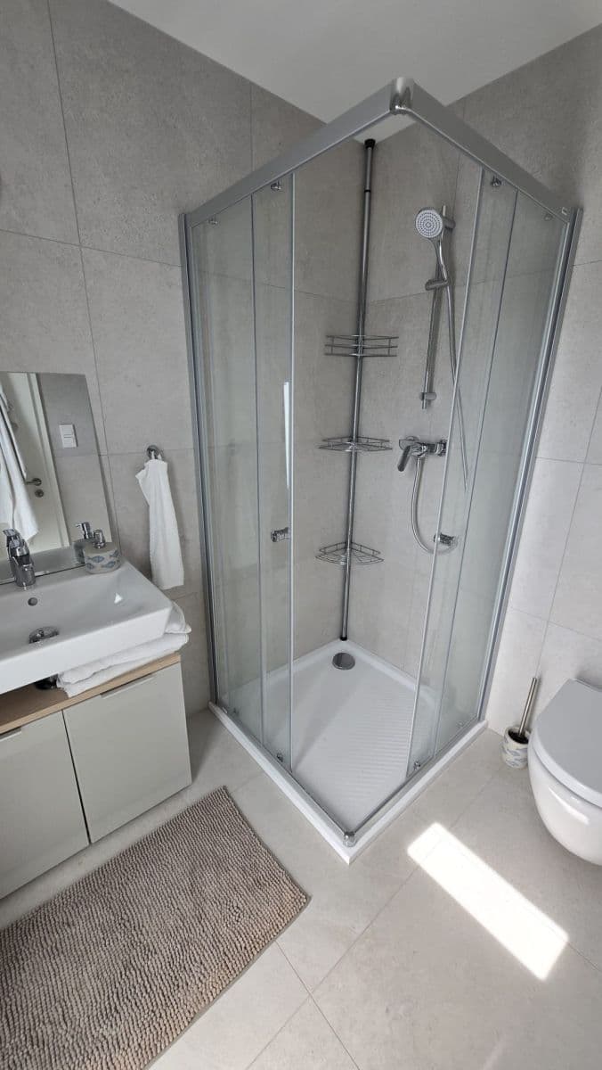 Prenájom domu 111 m², pozemok 322 m², Bezejmenná, Úholičky, Středočeský kraj Prenájom domu 111 m², pozemok 322 m², Bezejmenná, Úholičky, Středočeský kraj