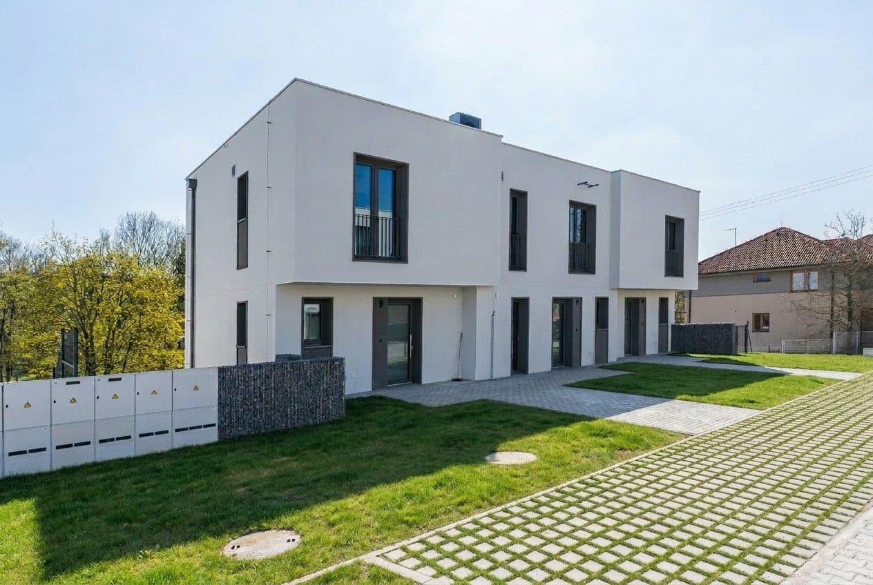 Prenájom domu 111 m², pozemok 322 m², Bezejmenná, Úholičky, Středočeský kraj Prenájom domu 111 m², pozemok 322 m², Bezejmenná, Úholičky, Středočeský kraj