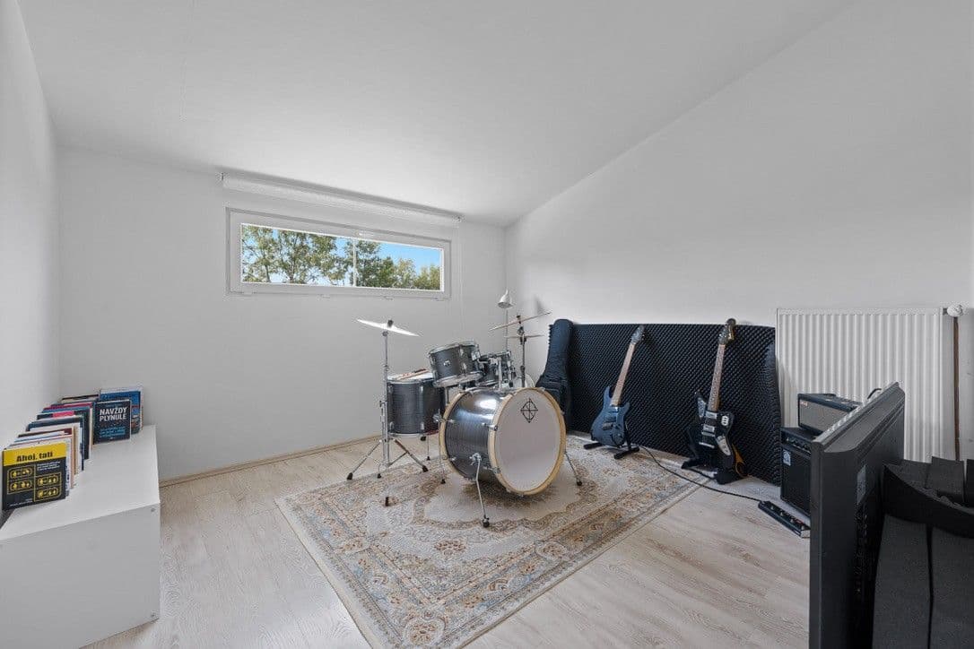 Prenájom domu 90 m², pozemok 96 m², Krátká, Nupaky, Středočeský kraj Prenájom domu 90 m², pozemok 96 m², Krátká, Nupaky, Středočeský kraj