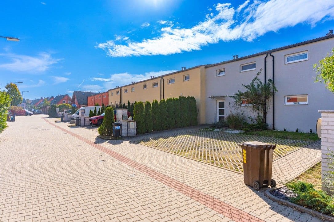 Prenájom domu 90 m², pozemok 96 m², Krátká, Nupaky, Středočeský kraj Prenájom domu 90 m², pozemok 96 m², Krátká, Nupaky, Středočeský kraj