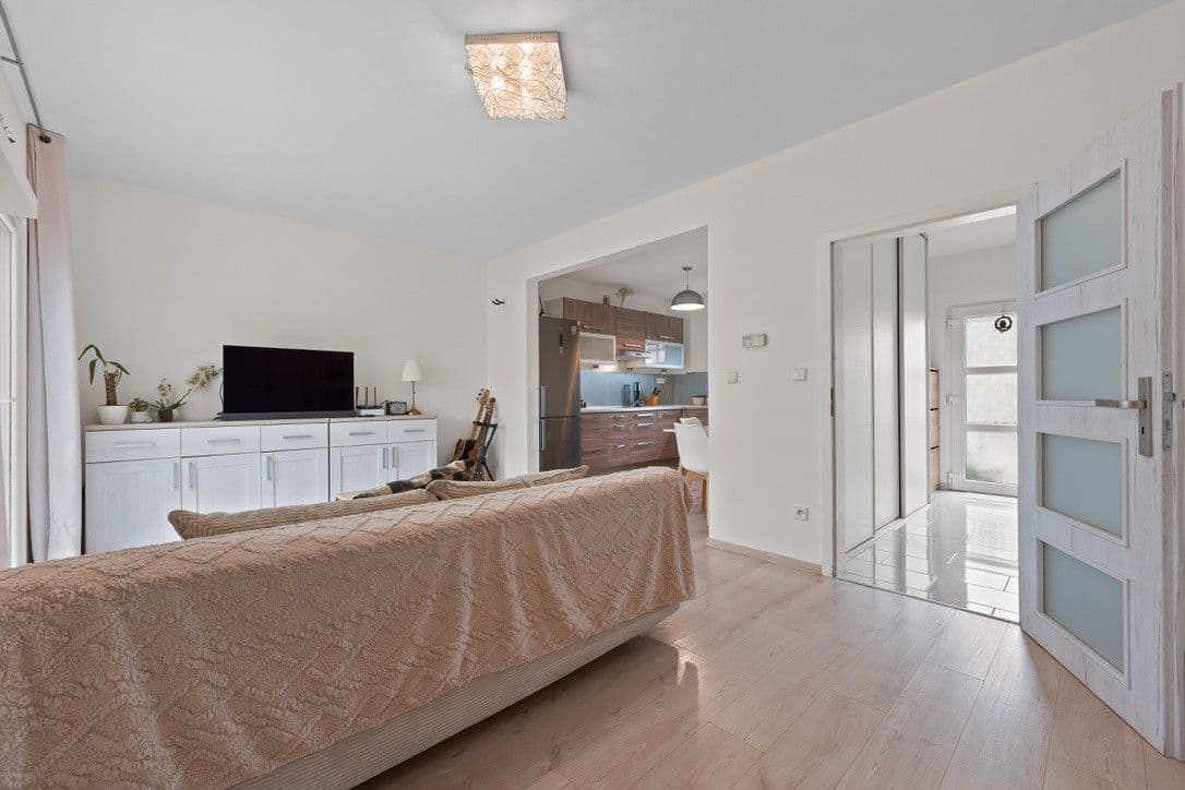 Prenájom domu 90 m², pozemok 96 m², Krátká, Nupaky, Středočeský kraj Prenájom domu 90 m², pozemok 96 m², Krátká, Nupaky, Středočeský kraj