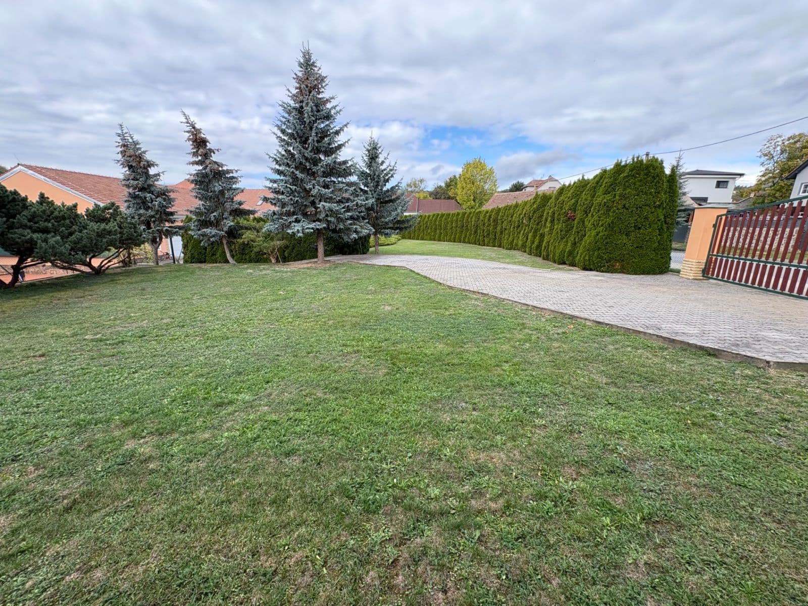 Predaj pozemku 694 m², Veverské Knínice, Jihomoravský kraj Predaj pozemku 694 m², Veverské Knínice, Jihomoravský kraj