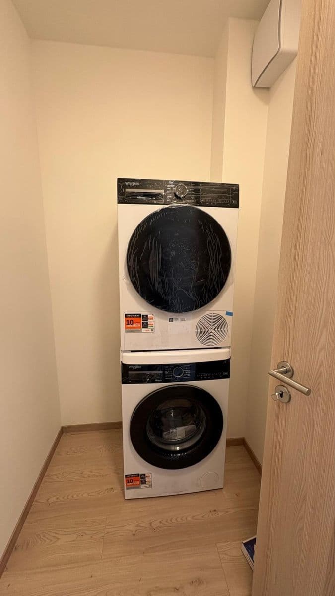 Prenájom bytu 2-izbový 62 m², Dolnobranská, Praha, Praha Prenájom bytu 2-izbový 62 m², Dolnobranská, Praha, Praha