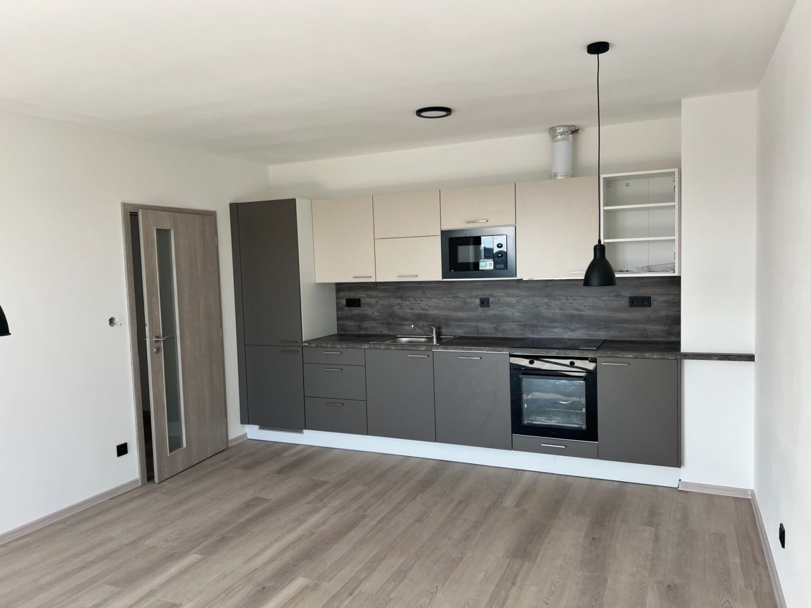 Prenájom bytu 2-izbový 51 m², Mýtská, Rakovník, Středočeský kraj Prenájom bytu 2-izbový 51 m², Mýtská, Rakovník, Středočeský kraj
