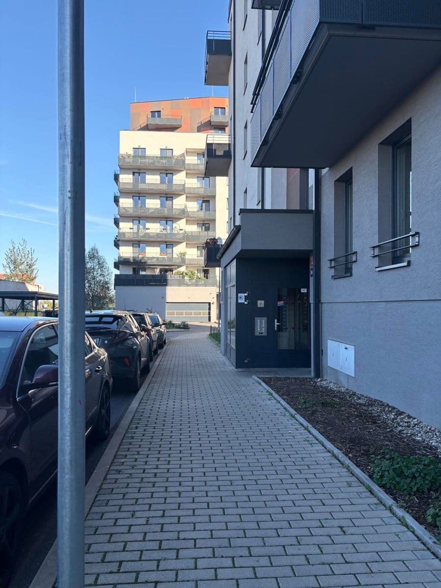 Predaj bytu 1-izbový 43 m², Škrábkových, Praha, Praha Predaj bytu 1-izbový 43 m², Škrábkových, Praha, Praha