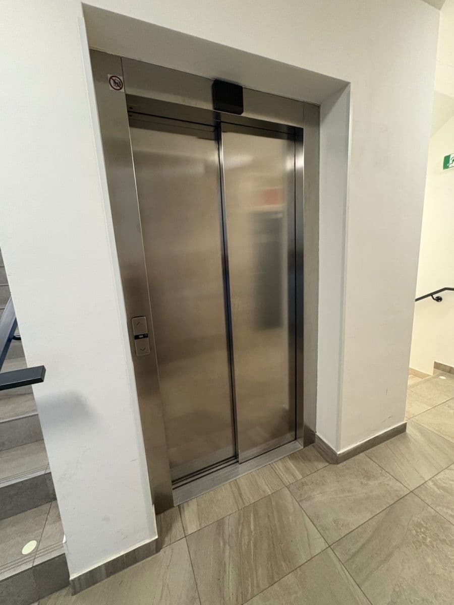 Predaj bytu 1-izbový 43 m², Škrábkových, Praha, Praha Predaj bytu 1-izbový 43 m², Škrábkových, Praha, Praha