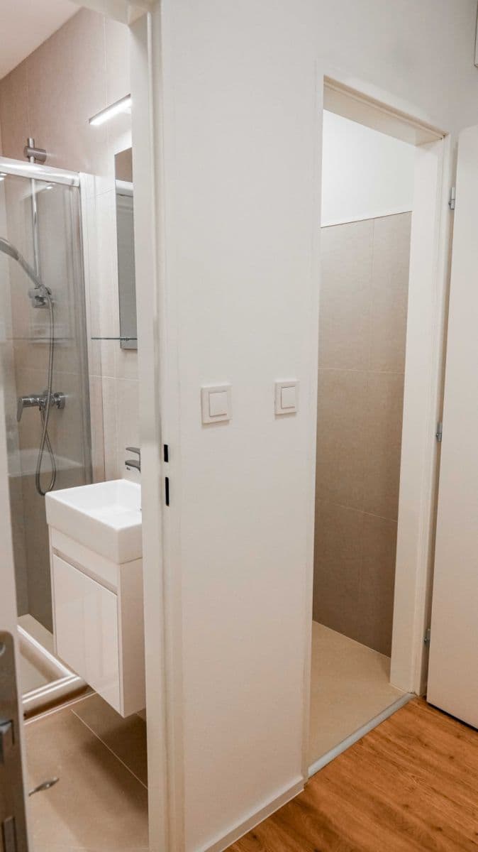 Prenájom bytu 1-izbový 31 m², V Podluží, Praha, Praha Prenájom bytu 1-izbový 31 m², V Podluží, Praha, Praha