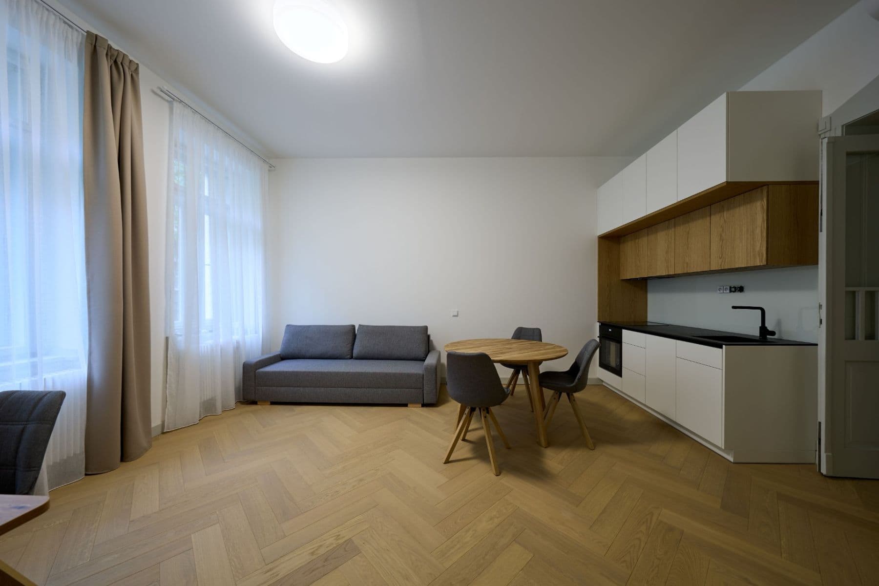 Prenájom bytu 2-izbový 65 m², Mánesova, Praha, Praha Prenájom bytu 2-izbový 65 m², Mánesova, Praha, Praha