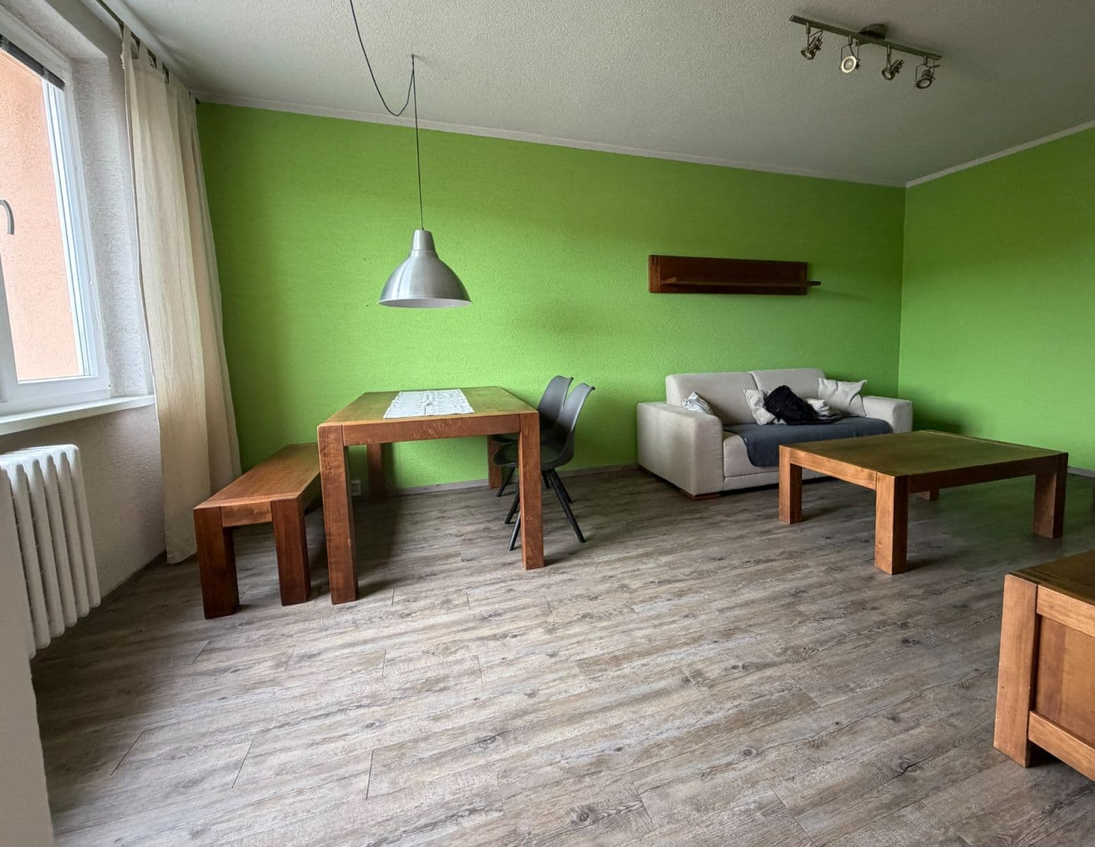 Prenájom bytu 3-izbový 86 m², Kaštanová, Rosice, Jihomoravský kraj Prenájom bytu 3-izbový 86 m², Kaštanová, Rosice, Jihomoravský kraj