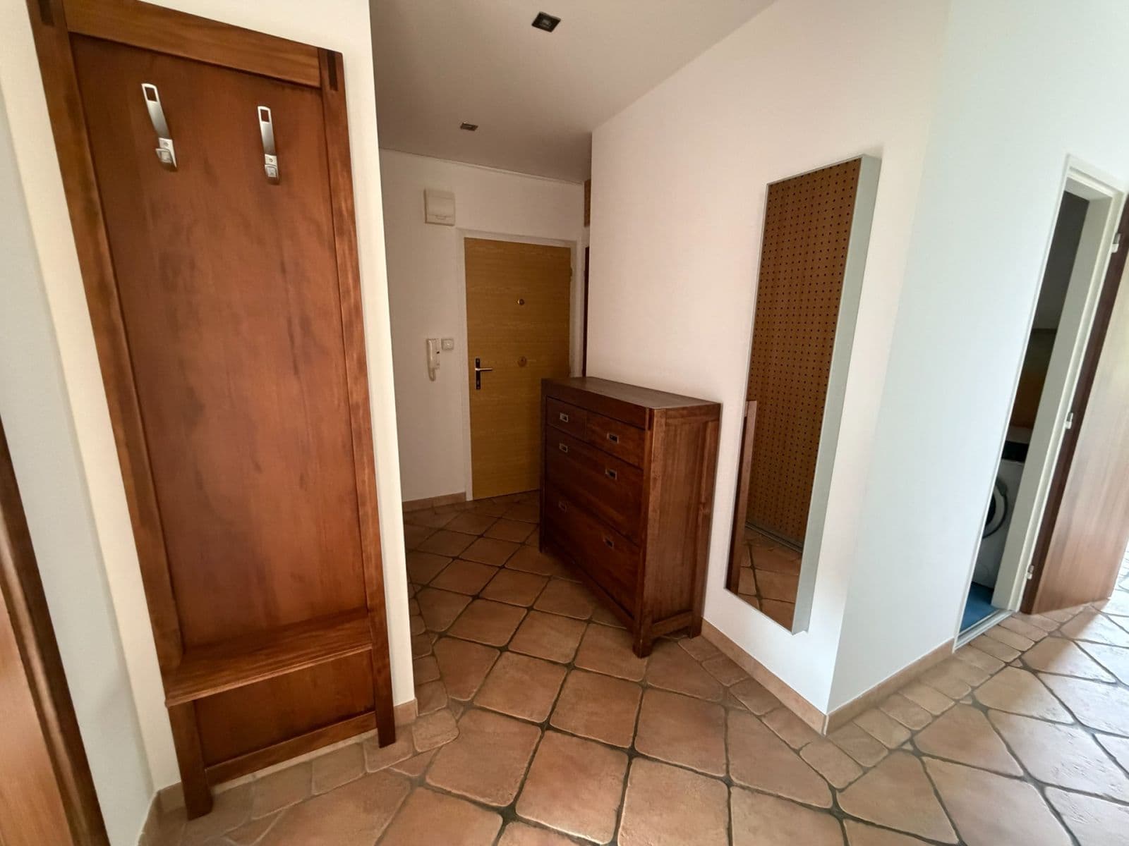 Prenájom bytu 3-izbový 86 m², Kaštanová, Rosice, Jihomoravský kraj Prenájom bytu 3-izbový 86 m², Kaštanová, Rosice, Jihomoravský kraj