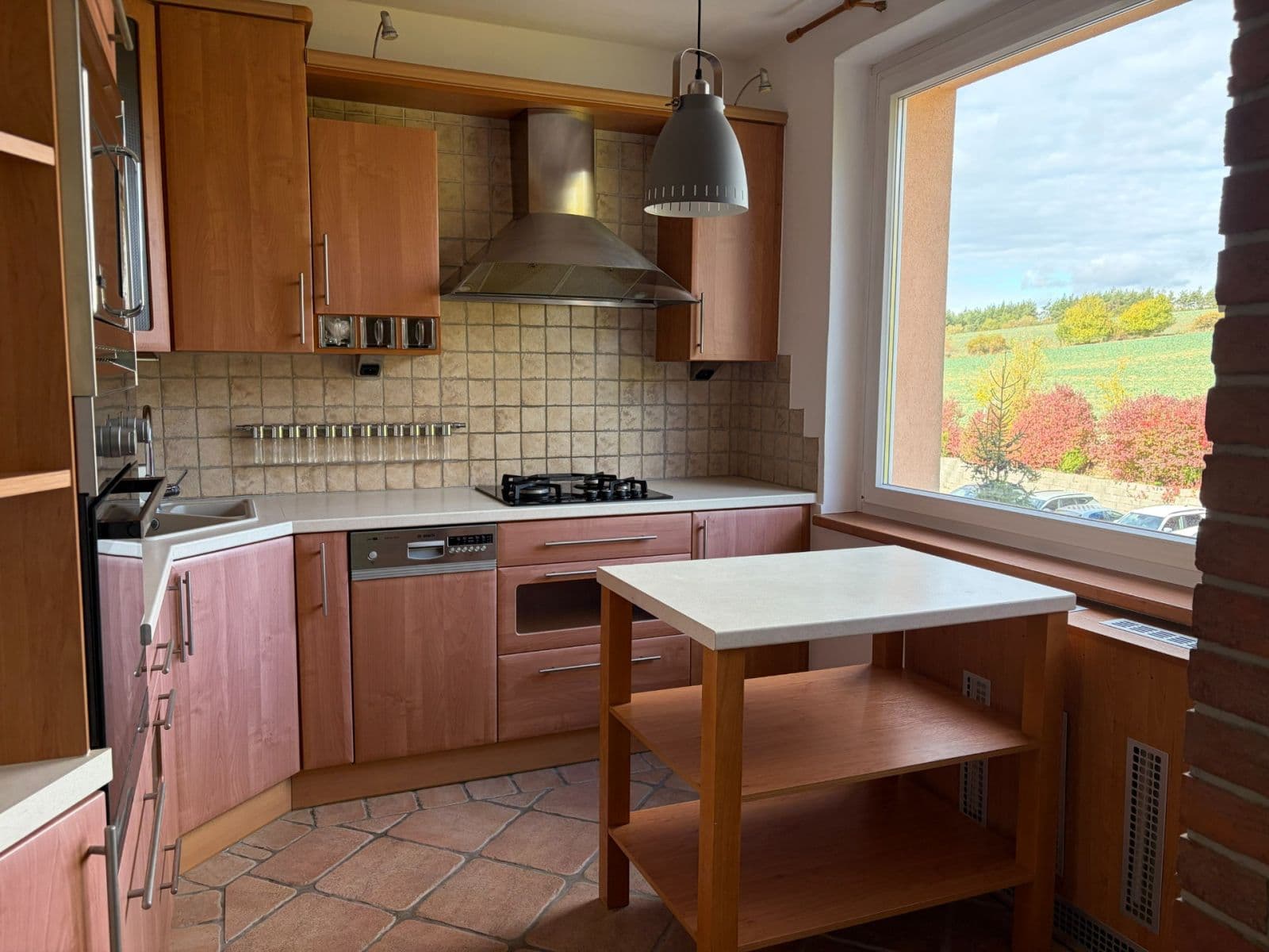 Prenájom bytu 3-izbový 86 m², Kaštanová, Rosice, Jihomoravský kraj Prenájom bytu 3-izbový 86 m², Kaštanová, Rosice, Jihomoravský kraj