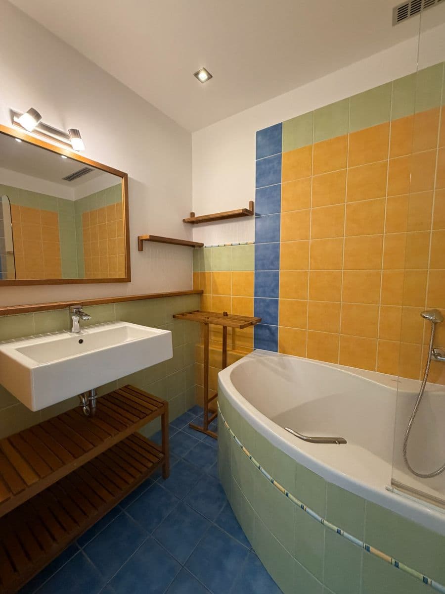 Prenájom bytu 3-izbový 86 m², Kaštanová, Rosice, Jihomoravský kraj Prenájom bytu 3-izbový 86 m², Kaštanová, Rosice, Jihomoravský kraj