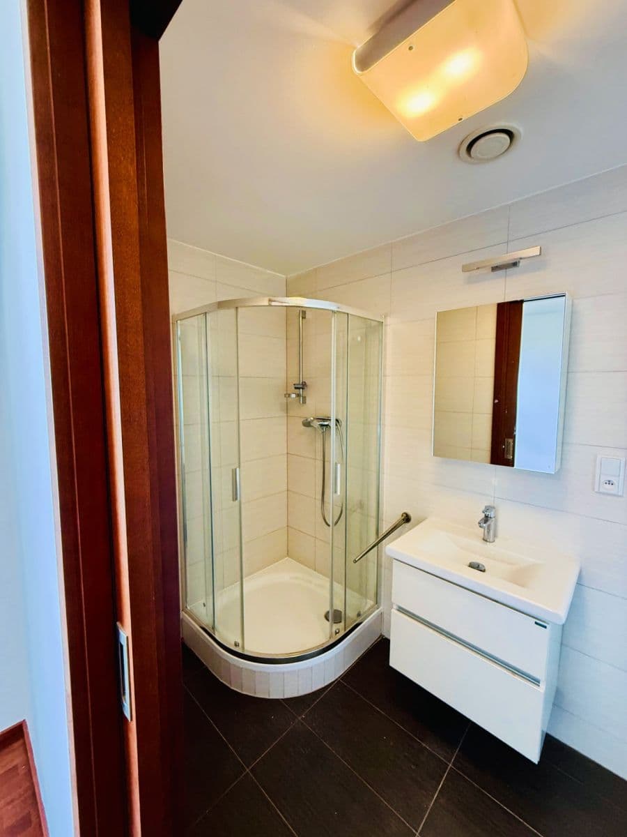 Predaj bytu 4-izbový 120 m², Jeremiášova, Praha, Praha Predaj bytu 4-izbový 120 m², Jeremiášova, Praha, Praha