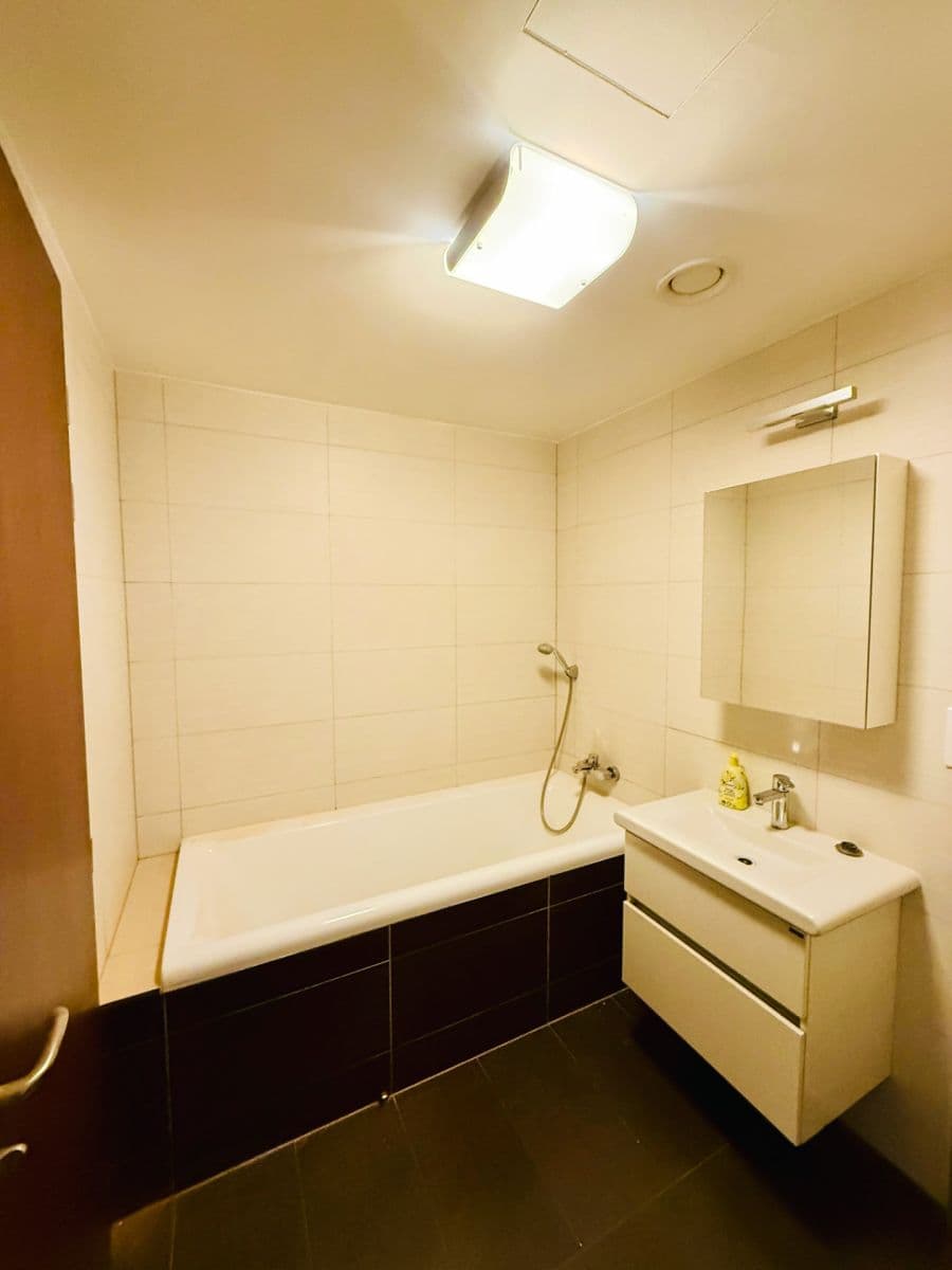 Predaj bytu 4-izbový 120 m², Jeremiášova, Praha, Praha Predaj bytu 4-izbový 120 m², Jeremiášova, Praha, Praha