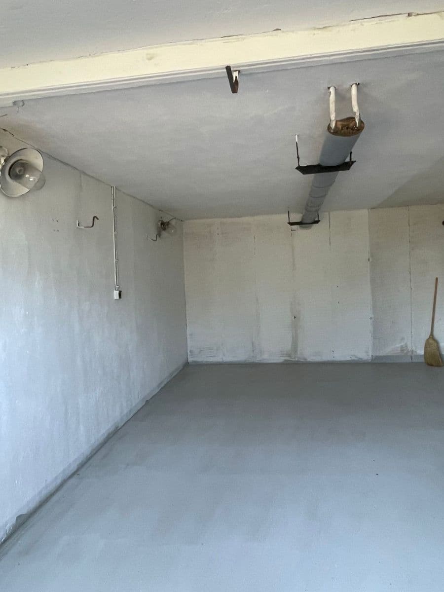 Prenájom garáže 18 m², K Rovinám, Praha, Praha Prenájom garáže 18 m², K Rovinám, Praha, Praha