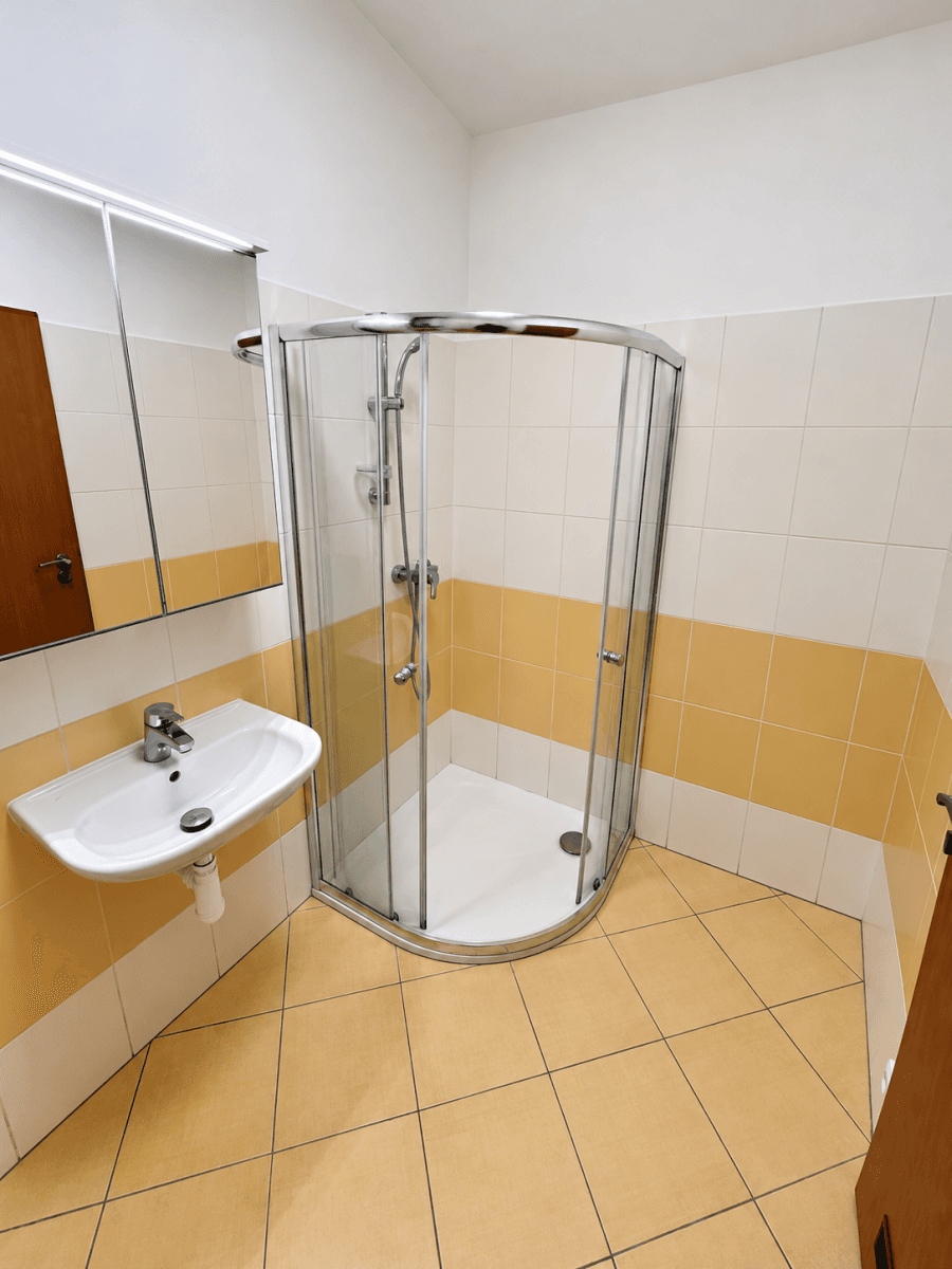 Prenájom bytu 2-izbový 33 m², třída Kpt. Jaroše, Brno, Jihomoravský kraj Prenájom bytu 2-izbový 33 m², třída Kpt. Jaroše, Brno, Jihomoravský kraj