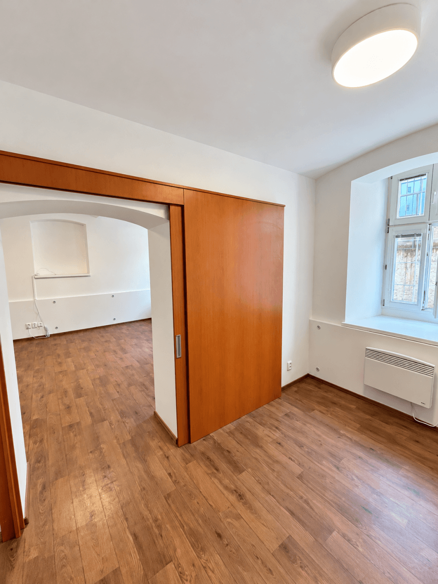 Prenájom bytu 2-izbový 33 m², třída Kpt. Jaroše, Brno, Jihomoravský kraj Prenájom bytu 2-izbový 33 m², třída Kpt. Jaroše, Brno, Jihomoravský kraj