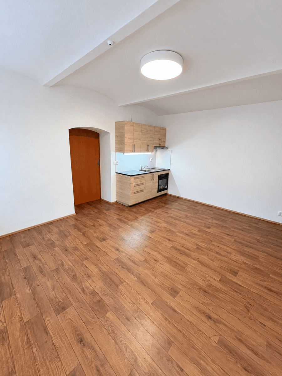 Prenájom bytu 2-izbový 33 m², třída Kpt. Jaroše, Brno, Jihomoravský kraj Prenájom bytu 2-izbový 33 m², třída Kpt. Jaroše, Brno, Jihomoravský kraj