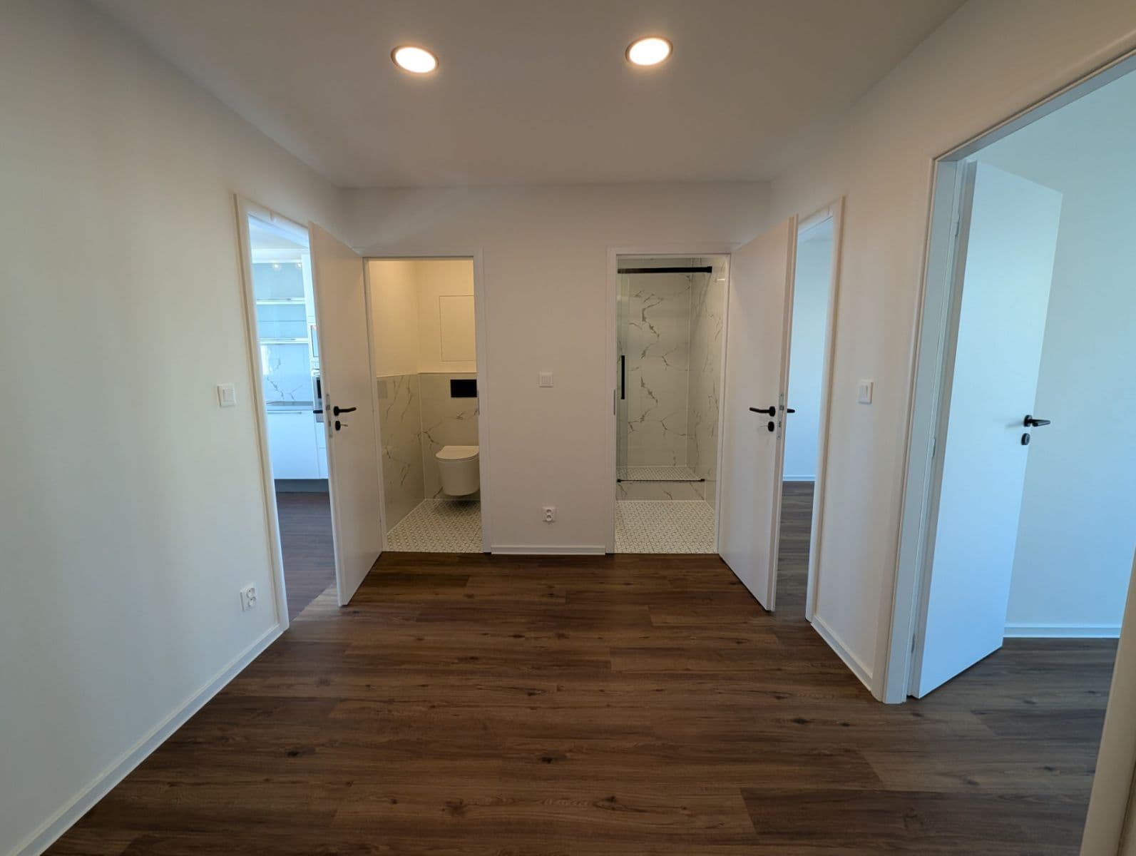 Prenájom bytu 3-izbový 79 m², Ve svahu, Praha, Praha Prenájom bytu 3-izbový 79 m², Ve svahu, Praha, Praha