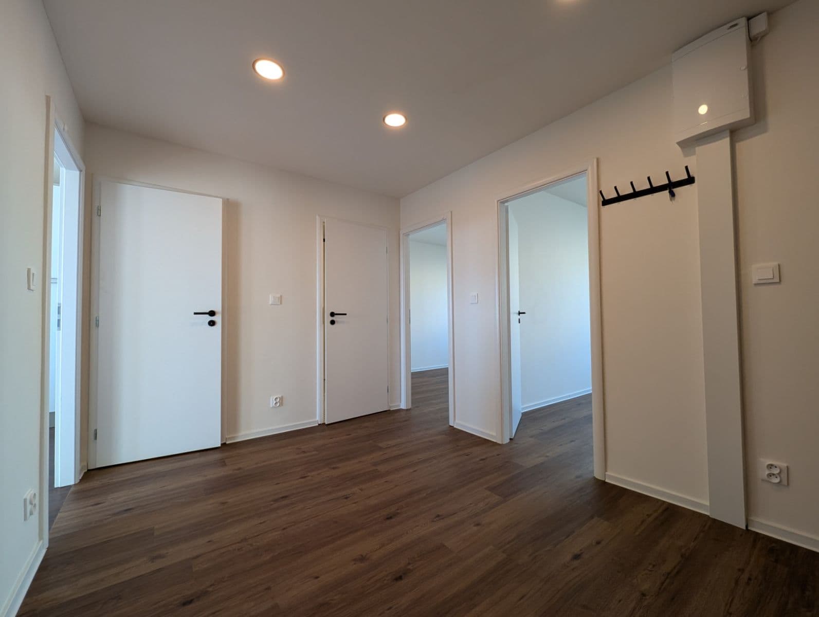 Prenájom bytu 3-izbový 79 m², Ve svahu, Praha, Praha Prenájom bytu 3-izbový 79 m², Ve svahu, Praha, Praha