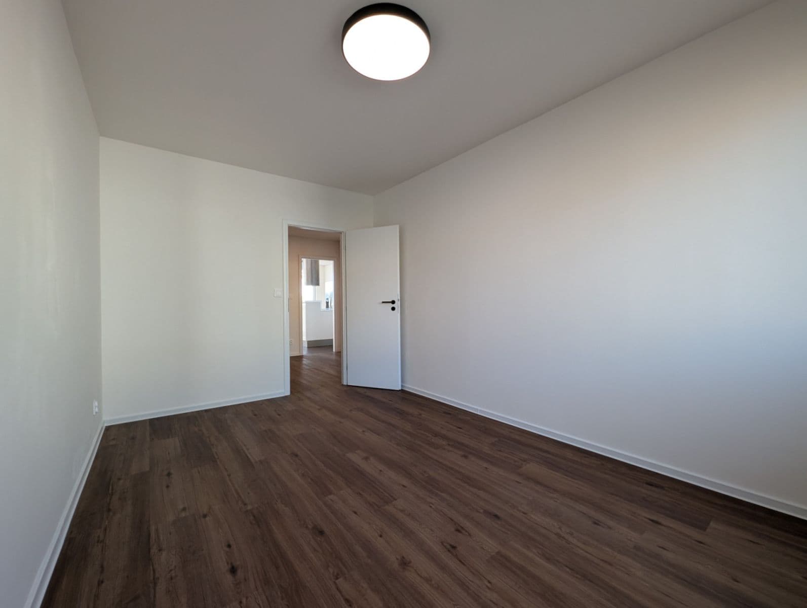 Prenájom bytu 3-izbový 79 m², Ve svahu, Praha, Praha Prenájom bytu 3-izbový 79 m², Ve svahu, Praha, Praha