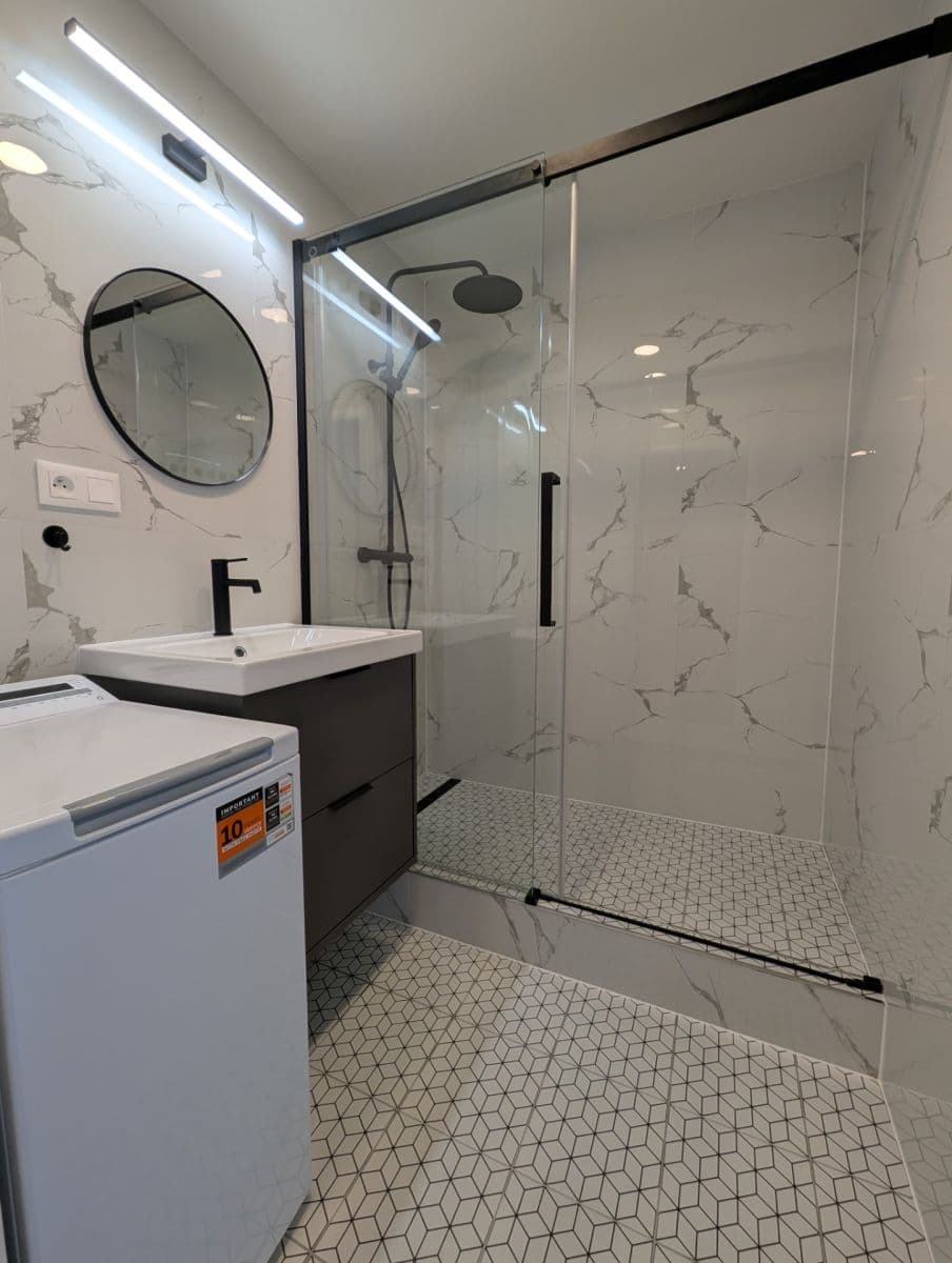 Prenájom bytu 3-izbový 79 m², Ve svahu, Praha, Praha Prenájom bytu 3-izbový 79 m², Ve svahu, Praha, Praha