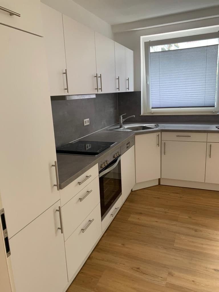 Prenájom bytu 2-izbový 60 m², Fischertal, Wuppertal, Severné Porýnie - Westfálsko Prenájom bytu 2-izbový 60 m², Fischertal, Wuppertal, Severné Porýnie - Westfálsko