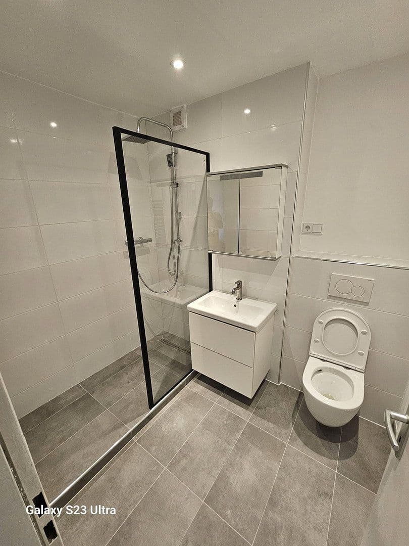 Prenájom bytu 2-izbový 80 m², Berliner Straße 3, Schwalbach am Taunus, Hesensko Prenájom bytu 2-izbový 80 m², Berliner Straße 3, Schwalbach am Taunus, Hesensko