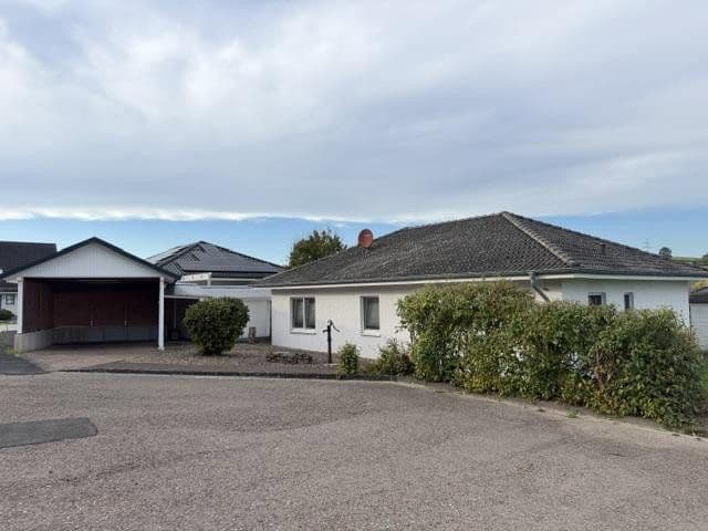 Predaj domu 97 m², pozemok 630 m², Am Dorfe 4, Uslar, Dolné Sasko Predaj domu 97 m², pozemok 630 m², Am Dorfe 4, Uslar, Dolné Sasko