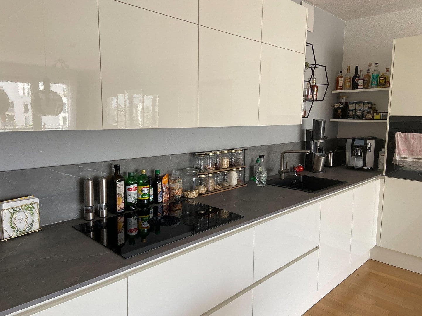 Prenájom bytu 3-izbový 94 m², Pfälzer Str. 1c, Köln, Severné Porýnie - Westfálsko Prenájom bytu 3-izbový 94 m², Pfälzer Str. 1c, Köln, Severné Porýnie - Westfálsko