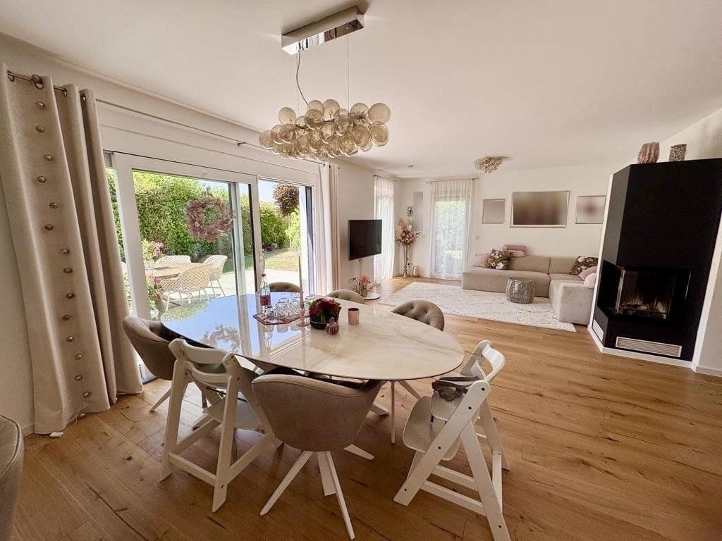 Predaj domu 158 m², pozemok 418 m², Nidderau, Hesensko Predaj domu 158 m², pozemok 418 m², Nidderau, Hesensko