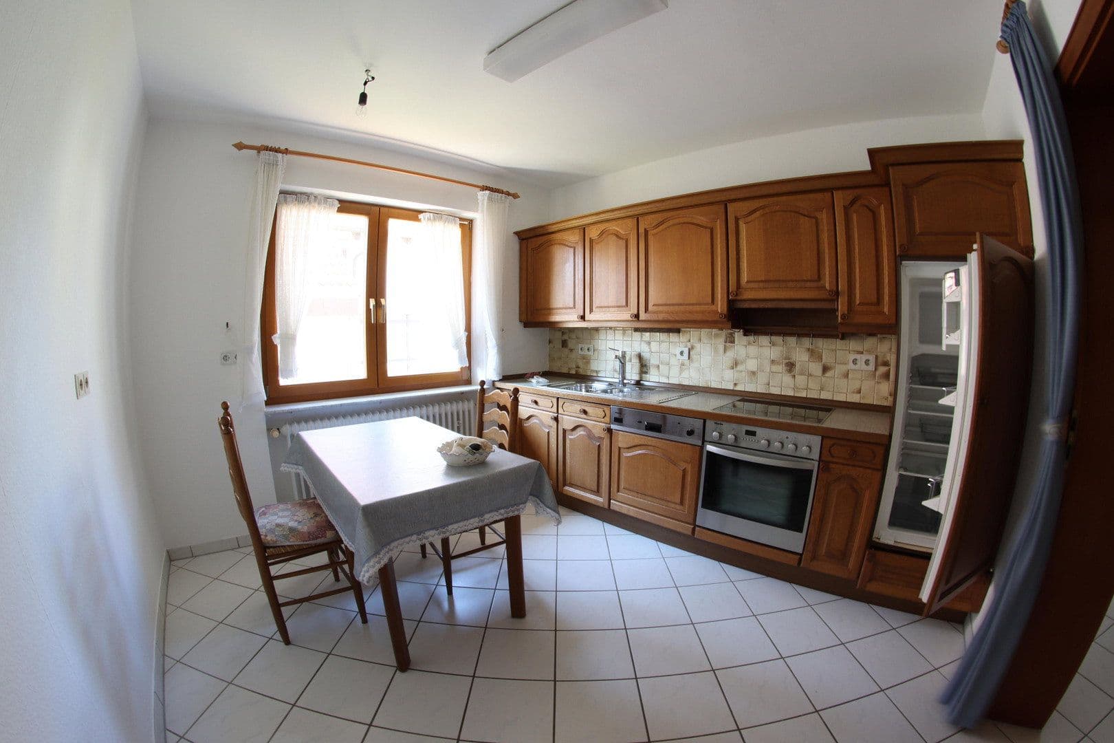 Predaj domu 100 m², pozemok 387 m², Schriesheim, Bádensko-Wurttembersko Predaj domu 100 m², pozemok 387 m², Schriesheim, Bádensko-Wurttembersko