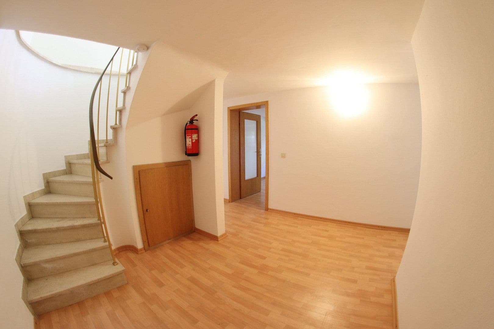 Predaj domu 100 m², pozemok 387 m², Schriesheim, Bádensko-Wurttembersko Predaj domu 100 m², pozemok 387 m², Schriesheim, Bádensko-Wurttembersko