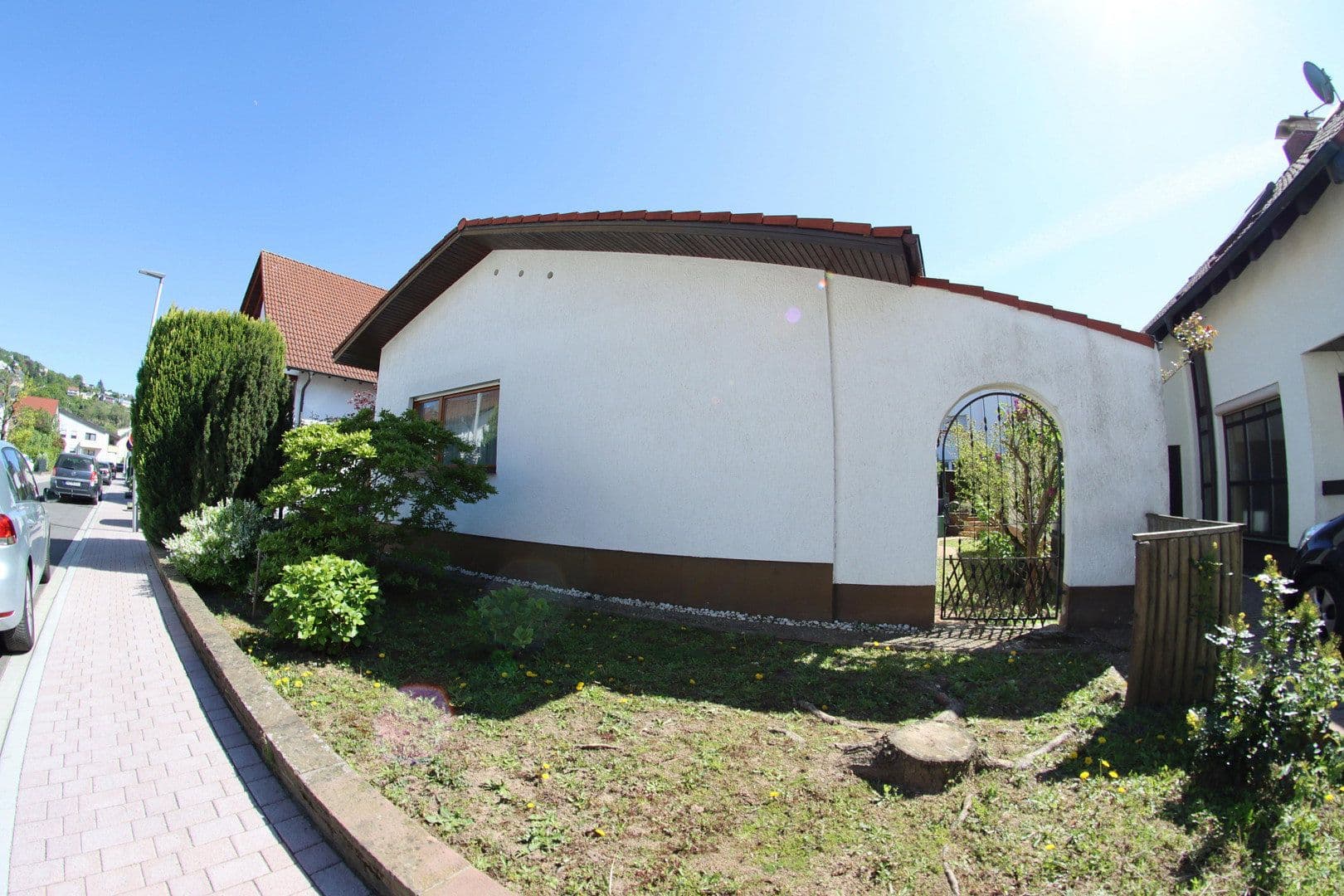 Predaj domu 100 m², pozemok 387 m², Schriesheim, Bádensko-Wurttembersko Predaj domu 100 m², pozemok 387 m², Schriesheim, Bádensko-Wurttembersko