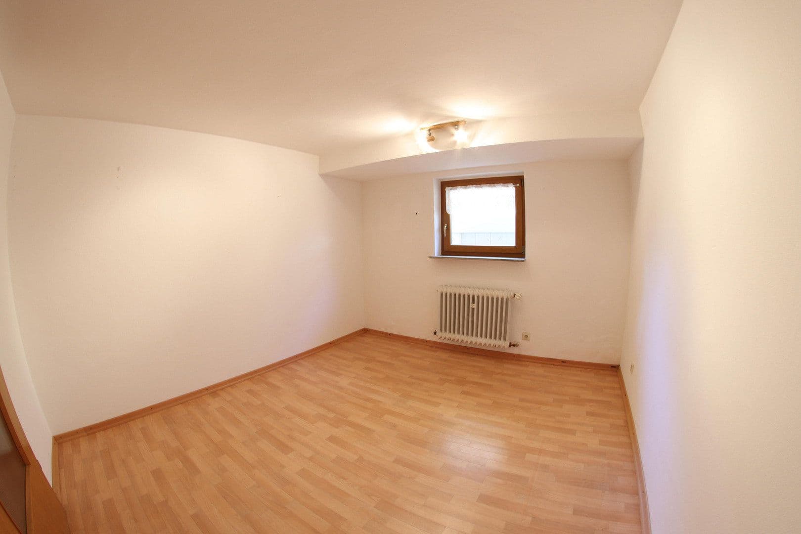 Predaj domu 100 m², pozemok 387 m², Schriesheim, Bádensko-Wurttembersko Predaj domu 100 m², pozemok 387 m², Schriesheim, Bádensko-Wurttembersko