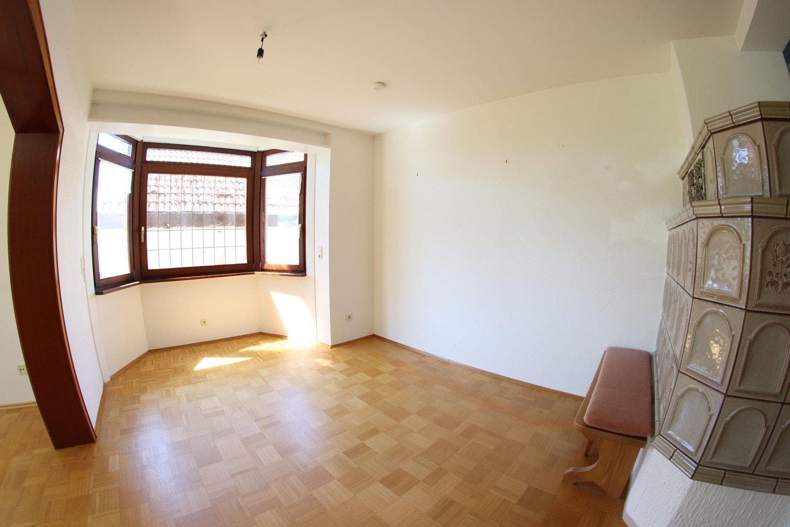 Predaj domu 100 m², pozemok 387 m², Schriesheim, Bádensko-Wurttembersko Predaj domu 100 m², pozemok 387 m², Schriesheim, Bádensko-Wurttembersko