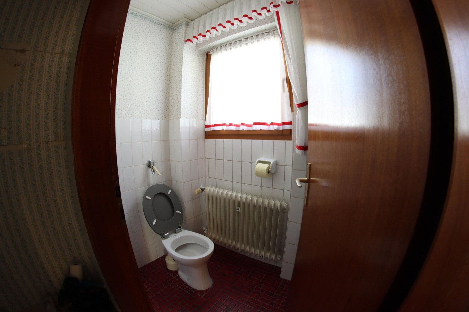 Predaj domu 100 m², pozemok 387 m², Schriesheim, Bádensko-Wurttembersko Predaj domu 100 m², pozemok 387 m², Schriesheim, Bádensko-Wurttembersko