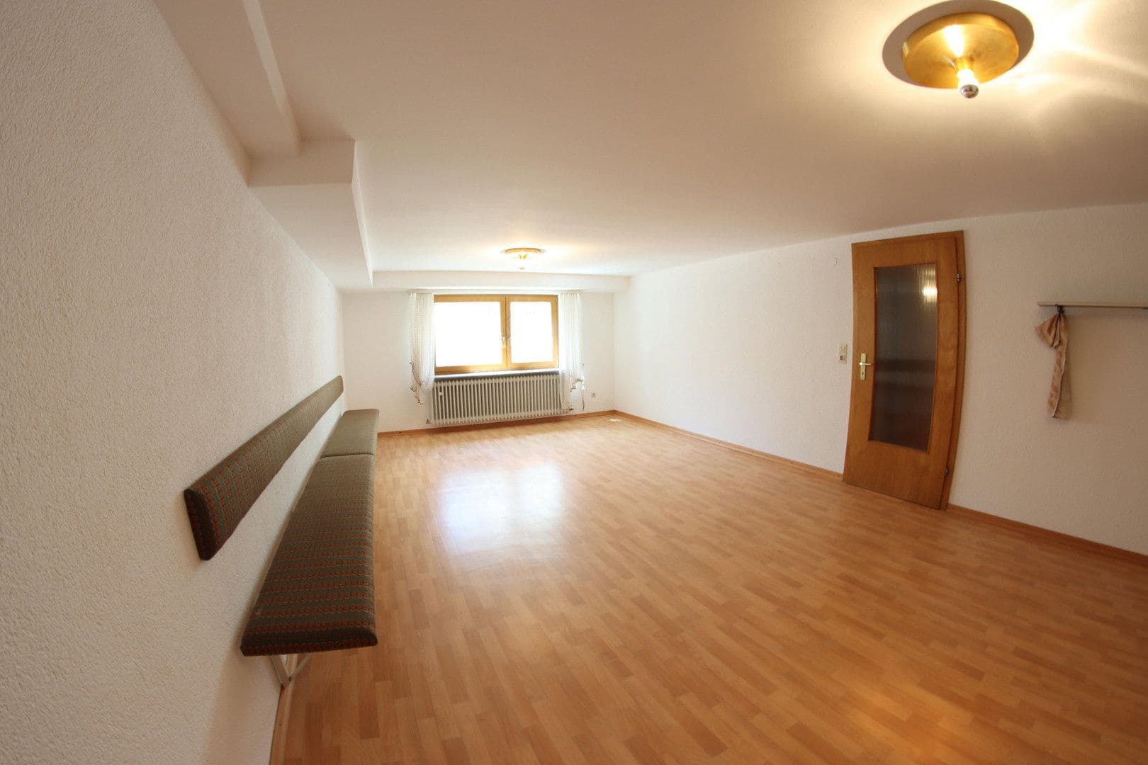 Predaj domu 100 m², pozemok 387 m², Schriesheim, Bádensko-Wurttembersko Predaj domu 100 m², pozemok 387 m², Schriesheim, Bádensko-Wurttembersko