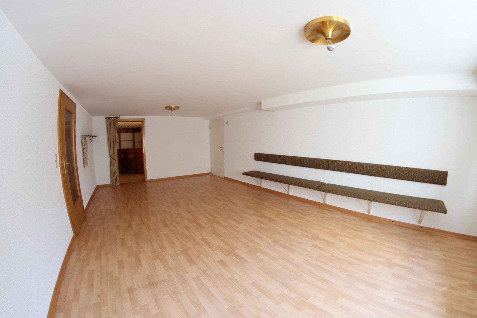 Predaj domu 100 m², pozemok 387 m², Schriesheim, Bádensko-Wurttembersko Predaj domu 100 m², pozemok 387 m², Schriesheim, Bádensko-Wurttembersko